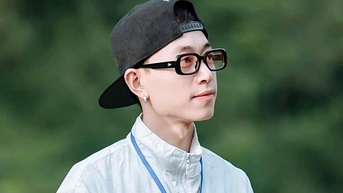 Rapper Double 2T mang ánh điện đến nơi học sinh chân trần, lấm lem bùn đất