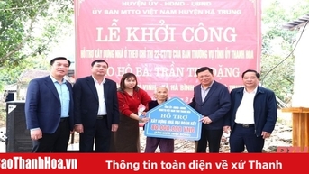 Các đồng chí lãnh đạo tỉnh dự Lễ khởi công xây dựng nhà cho hộ nghèo, gia đình chính sách, hộ còn khó khăn về nhà ở tại các địa phương