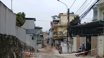 Sống bất an bên tuyến đường thi công ì ạch