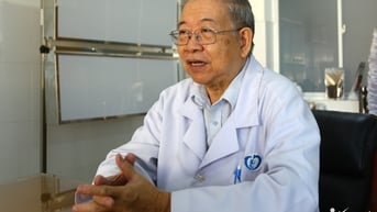 Bác sĩ về hưu hơn 10 năm vẫn cống hiến 'hồi sinh' những trái tim