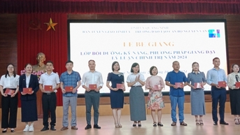 លើកកំពស់ការងារទ្រឹស្តីរបស់បក្ស