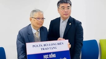 Thầy giáo 88 tuổi tặng sinh viên nghèo 1 tỷ đồng