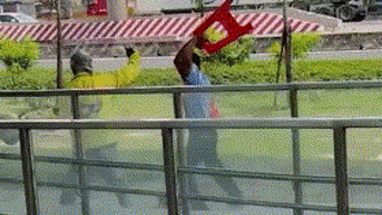 Hai người đàn ông đánh nhau ngay dưới ga Thủ Đức, Metro số 1