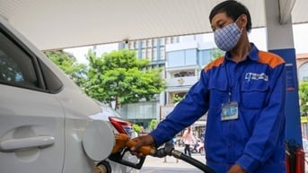 Đề xuất giảm 2% thuế VAT với xăng dầu, máy giặt, lò vi sóng