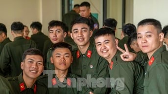 Đoàn viên, thanh niên Trung đoàn CSCĐ Đông Bắc hiến máu tình nguyện