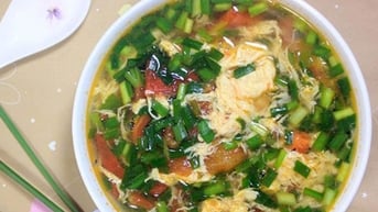 Cách nấu canh hẹ thanh mát