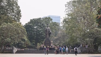 Cải tạo vườn hoa Lý Thái Tổ ở hồ Gươm: Quyết định chính thức về hàng cây cổ thụ