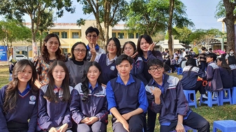 Những người lo cho hơn 35 'người con' trước kỳ thi tốt nghiệp
