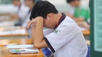 Thí sinh kỳ thi IELTS lại đối mặt với "bao đề đỏ"