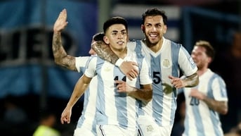 Cực nóng trận đại chiến Argentina đấu Brazil, Messi và Neymar phải chào thua