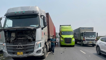 Ôtô con gây tai nạn liên hoàn trên quốc lộ 5
