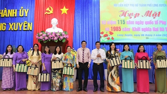 Bình đẳng đơm hoa, chung tay xây đắp quê hương Bác Tôn