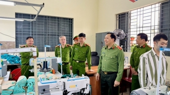 Thứ trưởng Bộ Công an Lê Văn Tuyến kiểm tra công tác đặc xá năm 2025 tại Quảng Ninh