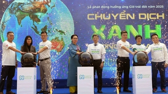 ទីក្រុងហាណូយឆ្លើយតបទៅនឹងម៉ោងផែនដីឆ្នាំ 2025៖ ការផ្សព្វផ្សាយស្មារតីនៃអនាគតបៃតង