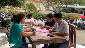 Đoàn viên công đoàn huyện Thoại Sơn tham gia hiến máu tình nguyện
