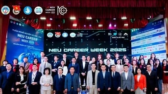 Tâm điểm việc làm bùng nổ, mãn nhãn với hơn 6000 người tham dự