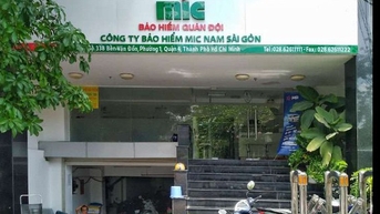Chủ tịch và loạt lãnh đạo một công ty bảo hiểm tốp 4 bất ngờ xin từ chức