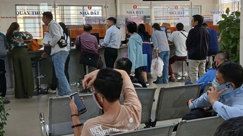 Cán bộ tính thuế nhà đất online “đứng hình”