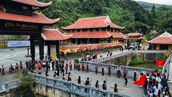 Cú hích cho du lịch vùng cao Quảng Nam