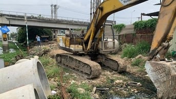 Vì sao dự án kè bờ sông Vàm Cỏ Đông thi công 3 năm chưa hoàn thành?