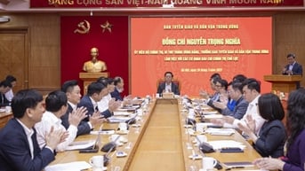 Tiên phong trong tuyên truyền và tinh gọn bộ máy