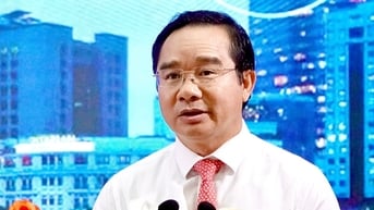 Chủ tịch Nguyễn Văn Được: 'TP.HCM chuyển phát triển kinh tế từ chiều rộng sang chiều sâu'