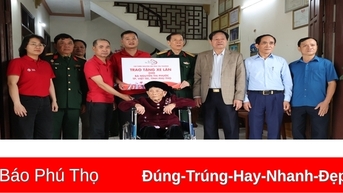 Trao tặng 20 xe lăn cho thân nhân liệt sĩ và người có công với cách mạng