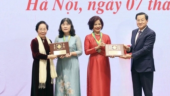 Nhà khoa học nữ tiên phong trong nghiên cứu độc tố biển