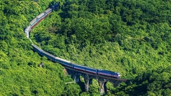 Người có công với cách mạng đi tàu dịp 30/4 được giảm giá vé đến 40%