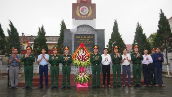 Dâng hương, dâng hoa kỷ niệm 78 năm ngày truyền thống lực lượng vũ trang tỉnh Hải Dương