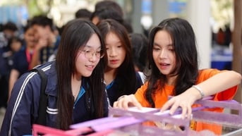 Tái hiện chuyện Trạng Lường Lương Thế Vinh đo chiều cao cây xanh, cân voi
