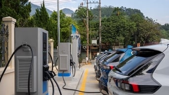 Vào top 10 quốc gia ô nhiễm không khí nhất châu Á: Việt Nam ưu tiên 'xe xanh'