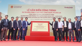 Lễ gắn biển công nhận công trình Bến cảng 5 vạn tấn, cảng quốc tế Chu Lai