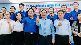 Tuổi trẻ TP.HCM rèn thành nhân trước khi thành tài