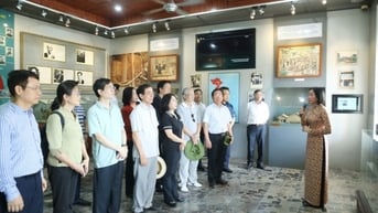 Đoàn đại biểu tỉnh Quảng Ninh tham quan Bảo tàng Hồ Chí Minh và Khu di tích lịch sử Địa đạo Củ Chi
