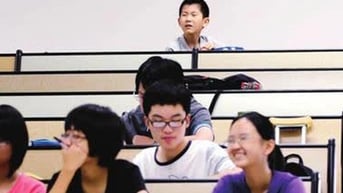 Hệ quả của việc 'ép chín' con trẻ?