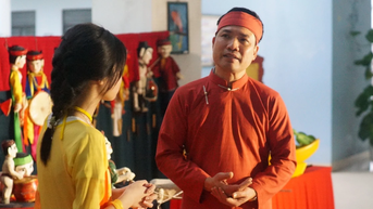 Nghệ nhân miệt mài giữ di sản rối cạn duy nhất trên đất Hà Thành