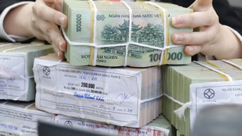 Lãi suất tiền gửi tiết kiệm giảm nhanh