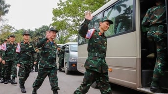 Hình ảnh lực lượng quân đội đặc biệt của Việt Nam lên đường khắc phục hậu quả động đất tại Myanmar