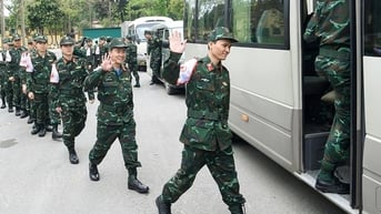 Lực lượng quân đội tham gia khắc phục hậu quả động đất tại Myanmar lên đường