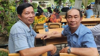Tình bạn 40 năm với nhiều trùng hợp thú vị của hai người cha