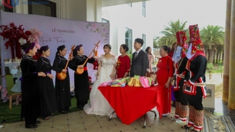 Đặc sắc lễ rửa mặt trong phong tục cưới xin của người Tày
