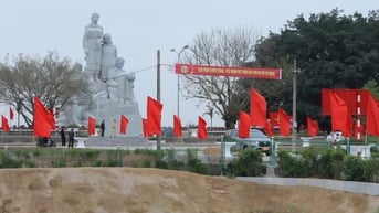 Khánh thành Khu tưởng niệm các giáo viên và học sinh đã hy sinh tại công trường đê Nam sông Mã