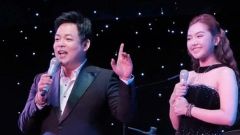 តារាចម្រៀង Khanh An ត្រូវបានបញ្ជូនទៅមន្ទីរពេទ្យ មុនពេលឡើងឆាកជាមួយ Quang Le ។