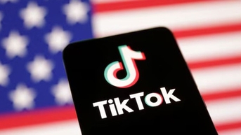 Tổng thống Donald Trump tuyên bố chắc như "đinh đóng cột" về số phận TikTok