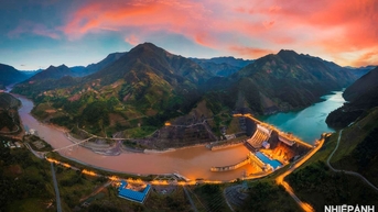 Vẻ đẹp hùng vĩ của lòng hồ thủy điện Lai Châu