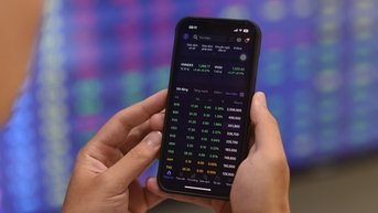 Gần 1 tỉ USD vừa vào thị trường chứng khoán, lộ diện hai cổ phiếu tăng giá sốc
