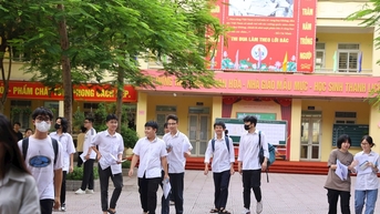 Trả lại giá trị thật cho trường công