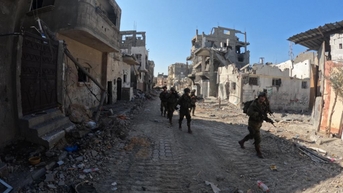 Israel phá hủy trại tị nạn tại Bờ Tây, tấn công ở Gaza