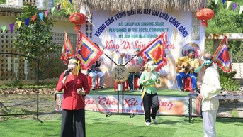 នាំយកការសម្តែងចម្រៀង Bai Choi បម្រើភ្ញៀវទេសចរណ៍នៅប្រាសាទ My Son